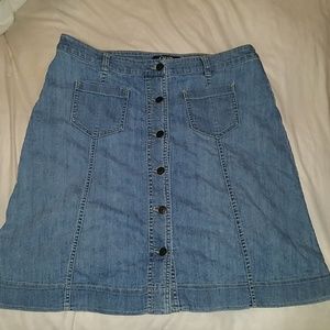 Chaps size 12 ladies denim skirt